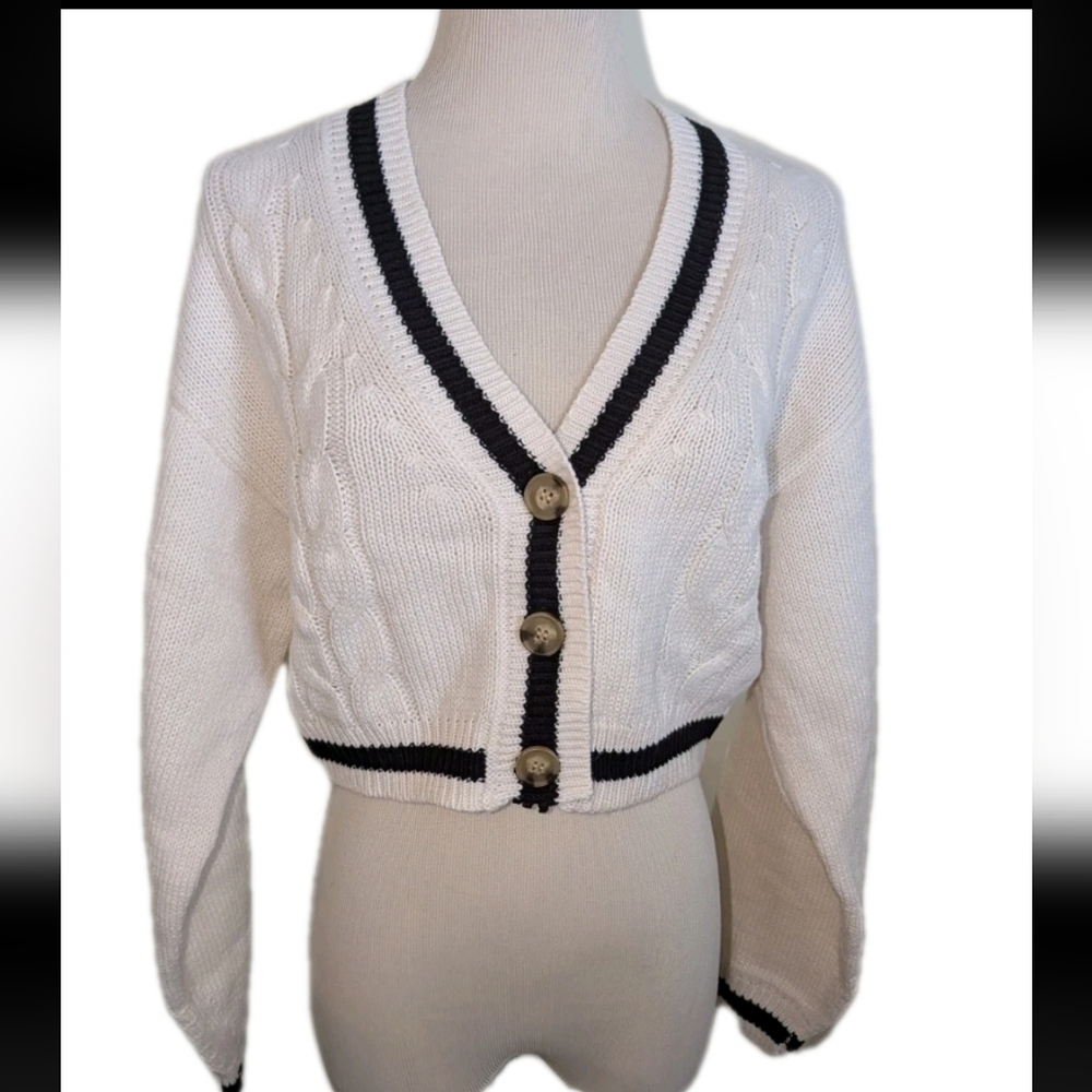 Nwt Ladies Love Tree White & Black  Cable Cardigan Size Small - Picture 2 of 8
